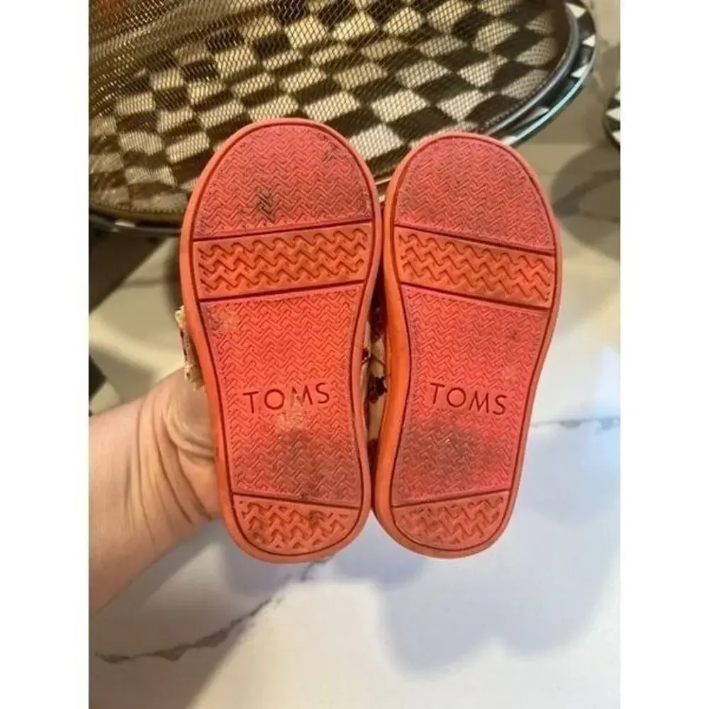 Toms cream size